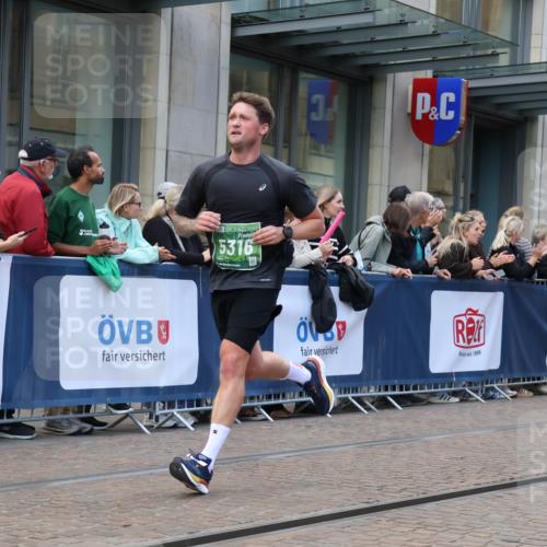13.09.2026 - 21. swb-Marathon Bremen Strokosch-Dieckow http://msf.ph/oto/10389096 13.09.2026 12:59:23 Ziel 126, 277, 466, 807, 862, 1320, 1485, 1852, 3251, 4964, 5316, 5828, 6557, 8850, 658, 1248, 1508, 1751, 1800, 1993, 2651, 3584, 3688, 4096, 4399, 6991, 8383, 9533 meine-sportfotos.de