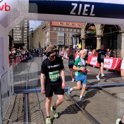13.09.2026 - 21. swb-Marathon Bremen Tim E. http://msf.ph/oto/10389104 13.09.2026 13:31:06 Ziel 244, 800, 834, 1189, 1533, 1771, 1841, 1926, 1941, 2369, 2452, 2723, 2985, 3360, 4251, 4342, 4757, 4920, 5600, 5681, 5802, 5822, 5900, 6343, 6523, 7012, 7760, 8616, 9290, 9507, 9653, 9692, 9699, 9767, 13090, 13215 meine-sportfotos.de