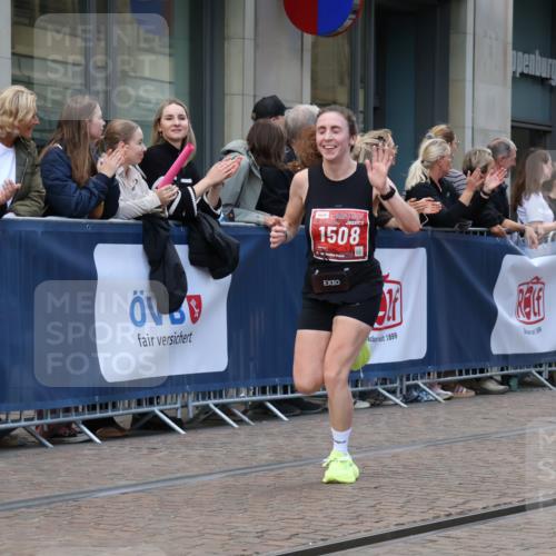 13.09.2026 - 21. swb-Marathon Bremen Strokosch-Dieckow http://msf.ph/oto/10389107 13.09.2026 12:59:24 Ziel 126, 277, 466, 807, 862, 1320, 1485, 1852, 3251, 4964, 5316, 5828, 6557, 8850, 658, 1248, 1508, 1751, 1800, 1993, 2651, 3584, 3688, 4096, 4399, 6991, 8383, 9533 meine-sportfotos.de