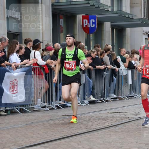 13.09.2026 - 21. swb-Marathon Bremen Strokosch-Dieckow http://msf.ph/oto/10389115 13.09.2026 12:59:25 Ziel 126, 277, 466, 807, 862, 1320, 1485, 1852, 3251, 4964, 5316, 5828, 6557, 8850, 658, 1248, 1508, 1751, 1800, 1993, 2651, 3584, 3688, 4096, 6991, 8383, 9533 meine-sportfotos.de