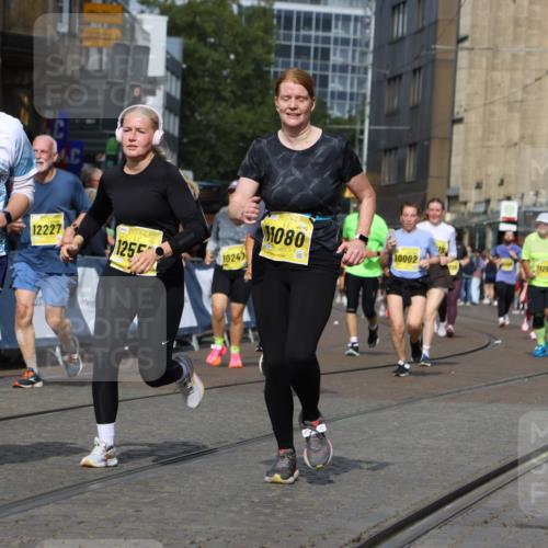 13.09.2026 - 21. swb-Marathon Bremen Strokosch-Dieckow http://msf.ph/oto/10389118 13.09.2026 11:10:32 Ziel 10361, 10362, 10751, 10963, 11080, 11382, 11725, 11732, 11933, 12117, 12207, 12293, 10461, 10462, 10768, 10911, 11047, 11283, 11298, 11309, 11327, 11513, 11583, 11736, 11846, 12183 meine-sportfotos.de