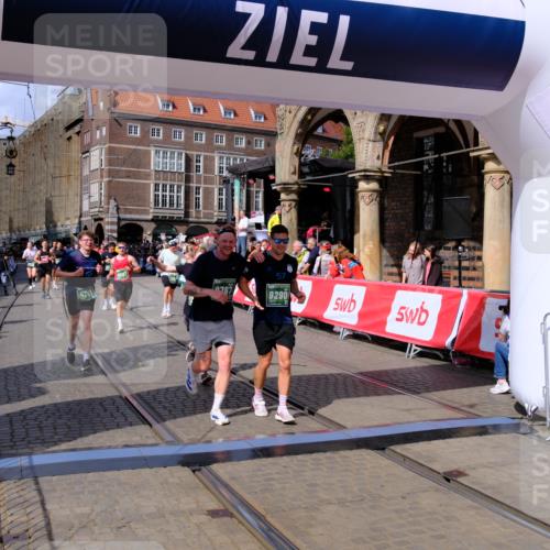 13.09.2026 - 21. swb-Marathon Bremen Tim E. http://msf.ph/oto/10389125 13.09.2026 13:31:12 Ziel 244, 1189, 1479, 1533, 1771, 1841, 1941, 2902, 2985, 3360, 4251, 4920, 5600, 5681, 5802, 5822, 5900, 6307, 7012, 7198, 7760, 7798, 8543, 8616, 9290, 9507, 9653, 9767, 9937, 9958, 9962, 9976, 13152, 13215 meine-sportfotos.de