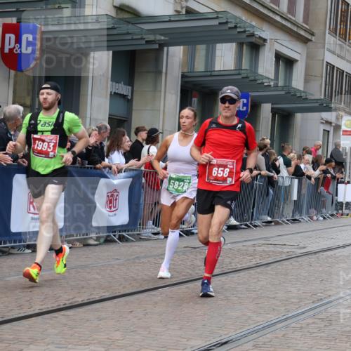 13.09.2026 - 21. swb-Marathon Bremen Strokosch-Dieckow http://msf.ph/oto/10389131 13.09.2026 12:59:26 Ziel 126, 277, 466, 807, 862, 1320, 1485, 1852, 3251, 4964, 5316, 5828, 6557, 8850, 9153, 658, 1248, 1508, 1751, 1800, 1993, 2651, 3251, 3584, 3688, 4096, 6991, 8383, 9533 meine-sportfotos.de