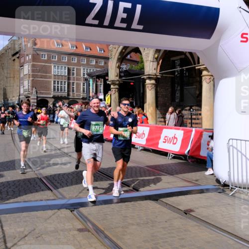 13.09.2026 - 21. swb-Marathon Bremen Tim E. http://msf.ph/oto/10389134 13.09.2026 13:31:13 Ziel 244, 1189, 1479, 1533, 1771, 1841, 1941, 2902, 2985, 3360, 3800, 4251, 4920, 5600, 5681, 5802, 5822, 5900, 6307, 7012, 7198, 7637, 7760, 7798, 8543, 8616, 9290, 9507, 9653, 9767, 9937, 9958, 9962, 9976, 13152, 13215 meine-sportfotos.de