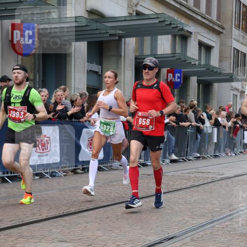 13.09.2026 - 21. swb-Marathon Bremen Strokosch-Dieckow http://msf.ph/oto/10389137 13.09.2026 12:59:27 Ziel 126, 277, 466, 807, 862, 1320, 1485, 1852, 4964, 5316, 5828, 6557, 8850, 9153, 658, 1248, 1508, 1751, 1800, 1993, 2651, 3251, 3584, 4096, 6991, 8383, 9533 meine-sportfotos.de