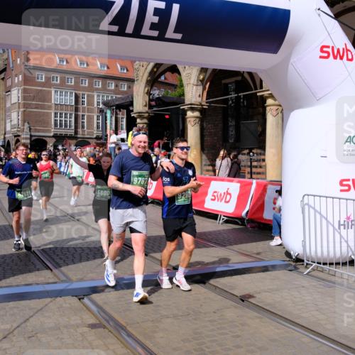 13.09.2026 - 21. swb-Marathon Bremen Tim E. http://msf.ph/oto/10389142 13.09.2026 13:31:13 Ziel 244, 1189, 1479, 1533, 1771, 1841, 1941, 2902, 2985, 3360, 3800, 4251, 4920, 5600, 5681, 5802, 5822, 5900, 6307, 7012, 7198, 7637, 7760, 7798, 8543, 8616, 9290, 9507, 9653, 9767, 9937, 9958, 9962, 9976, 13152, 13215 meine-sportfotos.de