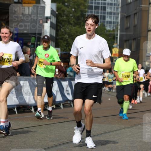 13.09.2026 - 21. swb-Marathon Bremen Strokosch-Dieckow http://msf.ph/oto/10389162 13.09.2026 11:10:37 Ziel 10169, 10361, 10362, 10706, 10890, 10963, 11080, 11382, 11725, 11732, 11933, 11957, 11982, 12117, 12207, 12293, 12550, 10148, 10461, 10462, 10547, 10911, 11047, 11309, 11327, 11335, 11465, 11513, 11583, 11756, 11846 meine-sportfotos.de