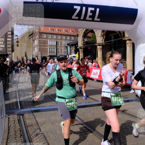 13.09.2026 - 21. swb-Marathon Bremen Tim E. http://msf.ph/oto/10389185 13.09.2026 13:31:22 Ziel 217, 244, 1189, 1398, 1479, 2513, 2802, 2902, 3360, 3800, 4647, 5673, 5846, 6307, 6419, 6732, 7198, 7359, 7637, 7760, 7798, 7882, 8097, 8382, 8543, 8616, 9274, 9507, 9937, 9958, 9962, 9969, 9976, 9977, 13152, 13215 meine-sportfotos.de