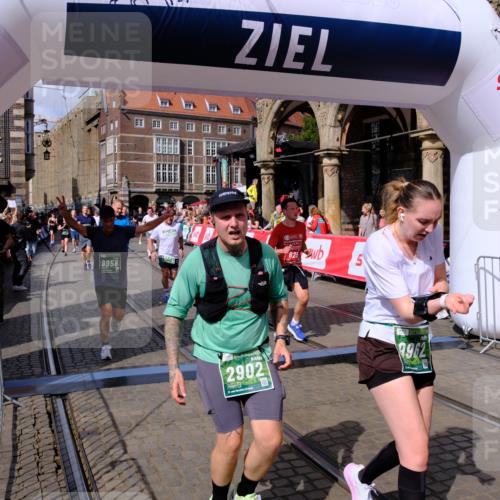 13.09.2026 - 21. swb-Marathon Bremen Tim E. http://msf.ph/oto/10389190 13.09.2026 13:31:22 Ziel 217, 244, 1189, 1398, 1479, 2513, 2802, 2902, 3360, 3800, 4647, 5673, 5846, 6307, 6419, 6732, 7198, 7359, 7637, 7760, 7798, 7882, 8097, 8382, 8543, 8616, 9274, 9507, 9937, 9958, 9962, 9969, 9976, 9977, 13152, 13215 meine-sportfotos.de