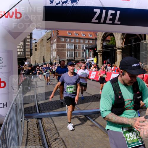 13.09.2026 - 21. swb-Marathon Bremen Tim E. http://msf.ph/oto/10389195 13.09.2026 13:31:23 Ziel 217, 1189, 1398, 1479, 2513, 2802, 2902, 3360, 3762, 3800, 4647, 5673, 5846, 6307, 6419, 6619, 6732, 7198, 7359, 7637, 7760, 7798, 7882, 8097, 8382, 8543, 8616, 9274, 9337, 9937, 9958, 9962, 9969, 9976, 9977, 13152, 13215 meine-sportfotos.de