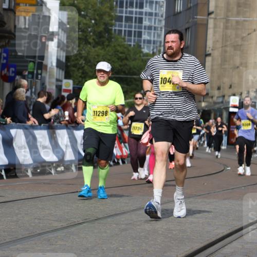 13.09.2026 - 21. swb-Marathon Bremen Strokosch-Dieckow http://msf.ph/oto/10389207 13.09.2026 11:10:39 Ziel 10002, 10169, 10361, 10362, 10706, 10719, 10791, 10890, 10963, 11080, 11382, 11725, 11732, 11933, 11957, 11982, 12117, 12227, 12293, 12454, 12550, 10148, 10163, 10461, 10462, 10547, 10911, 11043, 11047, 11327, 11335, 11465, 11513, 11756, 11846 meine-sportfotos.de