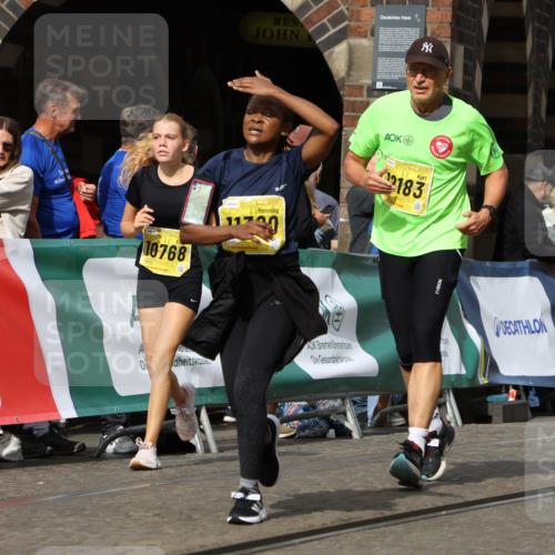 13.09.2026 - 21. swb-Marathon Bremen Strokosch-Dieckow http://msf.ph/oto/10389215 13.09.2026 11:10:41 Ziel 10002, 10169, 10361, 10362, 10706, 10719, 10791, 10890, 10963, 11080, 11382, 11725, 11732, 11933, 11957, 11982, 12117, 12227, 12293, 12454, 12550, 10148, 10163, 10461, 10462, 10547, 10792, 10911, 11043, 11047, 11327, 11335, 11465, 11513, 11756, 11846 meine-sportfotos.de