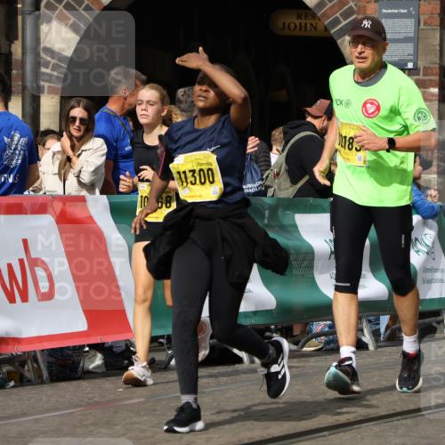13.09.2026 - 21. swb-Marathon Bremen Strokosch-Dieckow http://msf.ph/oto/10389237 13.09.2026 11:10:41 Ziel 10002, 10169, 10361, 10362, 10706, 10719, 10791, 10890, 10963, 11080, 11382, 11725, 11732, 11933, 11957, 11982, 12117, 12227, 12293, 12454, 12550, 10148, 10163, 10461, 10462, 10547, 10792, 10911, 11043, 11047, 11327, 11335, 11465, 11513, 11756, 11846 meine-sportfotos.de