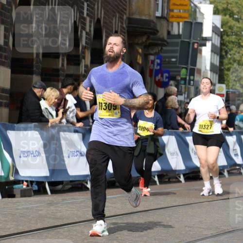 13.09.2026 - 21. swb-Marathon Bremen Strokosch-Dieckow http://msf.ph/oto/10389286 13.09.2026 11:10:48 Ziel 10002, 10169, 10247, 10361, 10362, 10422, 10706, 10719, 10768, 10791, 10890, 11080, 11283, 11298, 11300, 11382, 11725, 11736, 11957, 11982, 12183, 12227, 12454, 12550, 10148, 10163, 10527, 10547, 10653, 10792, 10841, 11043, 11237, 11335, 11465, 11483, 11691, 11756, 11993, 12401 meine-sportfotos.de