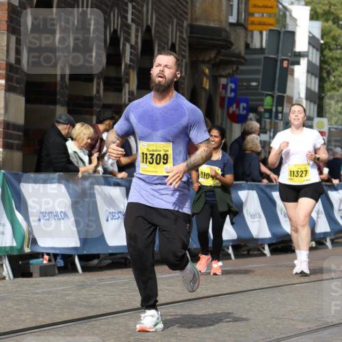 13.09.2026 - 21. swb-Marathon Bremen Strokosch-Dieckow http://msf.ph/oto/10389290 13.09.2026 11:10:48 Ziel 10002, 10169, 10247, 10361, 10362, 10422, 10706, 10719, 10768, 10791, 10890, 11080, 11283, 11298, 11300, 11382, 11725, 11736, 11957, 11982, 12183, 12227, 12454, 12550, 10148, 10163, 10527, 10547, 10653, 10792, 10841, 11043, 11237, 11335, 11465, 11483, 11691, 11756, 11993, 12401 meine-sportfotos.de