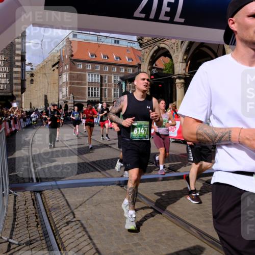 13.09.2026 - 21. swb-Marathon Bremen Tim E. http://msf.ph/oto/10389338 13.09.2026 13:31:48 Ziel 310, 922, 1600, 1627, 2602, 2707, 3152, 3343, 3392, 3579, 3858, 3859, 4258, 4273, 4692, 4889, 5375, 5426, 5504, 5765, 5979, 6039, 6147, 6581, 6968, 6971, 7001, 7032, 7608, 7941, 8042, 8205, 8239, 8339, 8364, 8495, 8522, 9155, 9293, 9903, 13066 meine-sportfotos.de