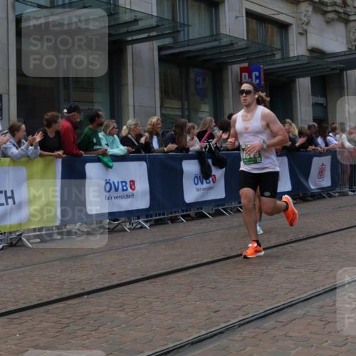 13.09.2026 - 21. swb-Marathon Bremen Strokosch-Dieckow http://msf.ph/oto/10389370 13.09.2026 12:59:58 Ziel 603, 671, 912, 1571, 1758, 1911, 1930, 2683, 5776, 7015, 7170, 8689, 126, 277, 603, 735, 807, 1320, 1485, 1852, 4964, 5828, 6557, 8850, 9153 meine-sportfotos.de
