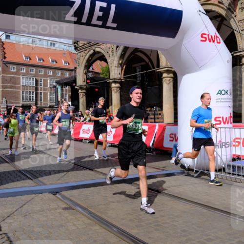 13.09.2026 - 21. swb-Marathon Bremen Tim E. http://msf.ph/oto/10389392 13.09.2026 13:31:54 Ziel 310, 922, 1600, 2707, 3115, 3152, 3239, 3244, 3579, 3858, 3859, 4164, 4258, 4273, 4692, 4889, 5426, 5504, 5899, 6039, 6062, 6100, 6147, 6193, 6213, 6581, 6602, 6971, 7032, 7260, 7608, 7941, 7964, 8042, 8078, 8166, 8205, 8206, 8239, 8364, 8495, 8522, 9033, 9155, 9293, 9568, 9903, 9914, 13151 meine-sportfotos.de