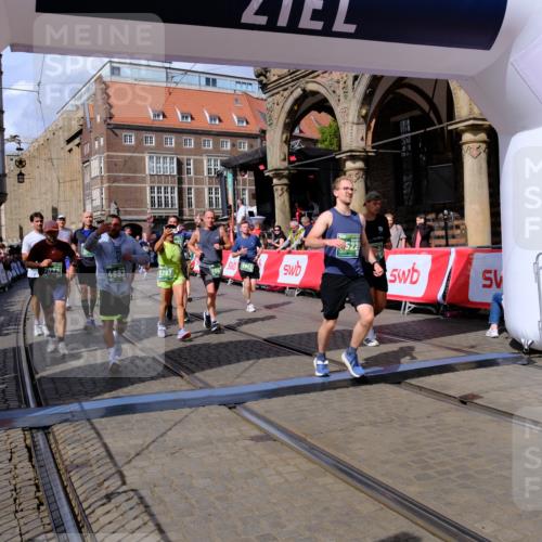 13.09.2026 - 21. swb-Marathon Bremen Tim E. http://msf.ph/oto/10389409 13.09.2026 13:31:55 Ziel 310, 922, 1600, 2707, 3115, 3239, 3244, 3579, 3858, 3859, 3989, 4164, 4258, 4273, 4692, 4889, 5363, 5426, 5504, 5899, 6039, 6062, 6100, 6193, 6213, 6581, 6602, 6971, 7032, 7260, 7608, 7941, 7964, 8042, 8078, 8166, 8205, 8206, 8239, 8364, 8495, 8522, 9033, 9155, 9293, 9568, 9903, 9914, 13151 meine-sportfotos.de