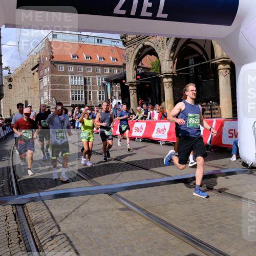 13.09.2026 - 21. swb-Marathon Bremen Tim E. http://msf.ph/oto/10389414 13.09.2026 13:31:55 Ziel 310, 922, 1600, 2707, 3115, 3239, 3244, 3579, 3858, 3859, 3989, 4164, 4258, 4273, 4692, 4889, 5363, 5426, 5504, 5899, 6039, 6062, 6100, 6193, 6213, 6581, 6602, 6971, 7032, 7260, 7608, 7941, 7964, 8042, 8078, 8166, 8205, 8206, 8239, 8364, 8495, 8522, 9033, 9155, 9293, 9568, 9903, 9914, 13151 meine-sportfotos.de