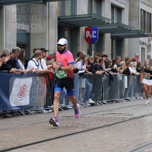 13.09.2026 - 21. swb-Marathon Bremen Strokosch-Dieckow http://msf.ph/oto/10389415 13.09.2026 13:00:04 Ziel 671, 912, 1136, 1550, 1571, 1754, 2683, 5776, 7015, 8689, 603, 735, 807, 1320, 1485, 1571, 1758, 1911, 1930, 7170, 8850, 9153 meine-sportfotos.de