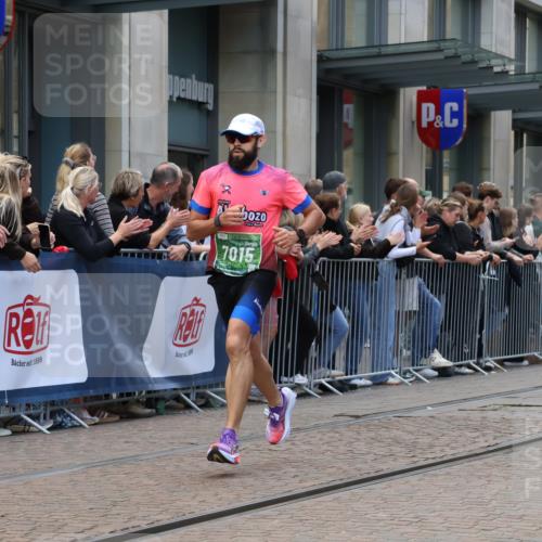 13.09.2026 - 21. swb-Marathon Bremen Strokosch-Dieckow http://msf.ph/oto/10389419 13.09.2026 13:00:04 Ziel 671, 912, 1136, 1550, 1571, 1754, 2683, 5776, 7015, 8689, 603, 735, 807, 1320, 1485, 1571, 1758, 1911, 1930, 7170, 8850, 9153 meine-sportfotos.de