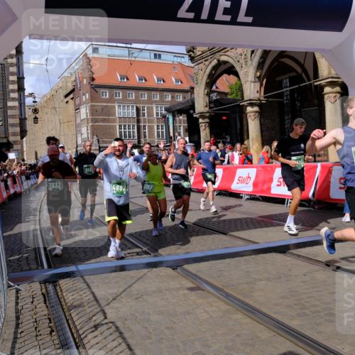 13.09.2026 - 21. swb-Marathon Bremen Tim E. http://msf.ph/oto/10389422 13.09.2026 13:31:55 Ziel 310, 922, 1600, 2707, 3115, 3239, 3244, 3579, 3858, 3859, 3989, 4164, 4258, 4273, 4692, 4889, 5363, 5426, 5504, 5899, 6039, 6062, 6100, 6193, 6213, 6581, 6602, 6971, 7032, 7260, 7608, 7941, 7964, 8042, 8078, 8166, 8205, 8206, 8239, 8364, 8495, 8522, 9033, 9155, 9293, 9568, 9903, 9914, 13151 meine-sportfotos.de