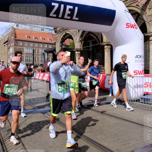 13.09.2026 - 21. swb-Marathon Bremen Tim E. http://msf.ph/oto/10389437 13.09.2026 13:31:57 Ziel 310, 922, 1600, 3115, 3239, 3244, 3278, 3858, 3859, 3989, 4164, 4258, 4273, 4692, 4889, 4998, 5158, 5363, 5426, 5899, 6039, 6062, 6100, 6193, 6213, 6354, 6581, 6602, 6971, 7032, 7260, 7608, 7941, 7964, 8042, 8078, 8166, 8205, 8206, 8239, 8364, 8495, 8522, 9033, 9155, 9188, 9293, 9568, 9903, 9914, 13151, 13231 meine-sportfotos.de