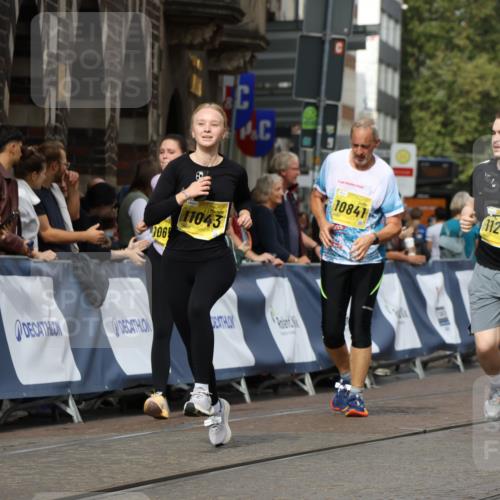 13.09.2026 - 21. swb-Marathon Bremen Strokosch-Dieckow http://msf.ph/oto/10389444 13.09.2026 11:11:03 Ziel 10148, 10461, 10462, 10547, 10768, 10911, 11047, 11283, 11298, 11300, 11309, 11327, 11335, 11465, 11513, 11583, 11736, 11756, 11846, 12183, 10313, 10419, 10611, 10644, 11062, 11141, 11231, 11458, 11679, 11745, 12148, 12396, 12507 meine-sportfotos.de