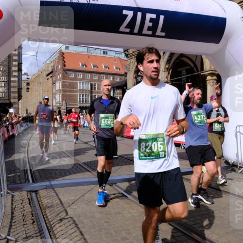 13.09.2026 - 21. swb-Marathon Bremen Tim E. http://msf.ph/oto/10389445 13.09.2026 13:31:58 Ziel 310, 1600, 3115, 3239, 3244, 3278, 3858, 3859, 3989, 4164, 4258, 4273, 4692, 4889, 4998, 5158, 5363, 5426, 5899, 6039, 6062, 6100, 6193, 6213, 6354, 6581, 6602, 6971, 7032, 7260, 7608, 7790, 7941, 7964, 8042, 8078, 8166, 8205, 8206, 8364, 8495, 8522, 9033, 9155, 9188, 9293, 9568, 9903, 9914, 13151, 13231 meine-sportfotos.de