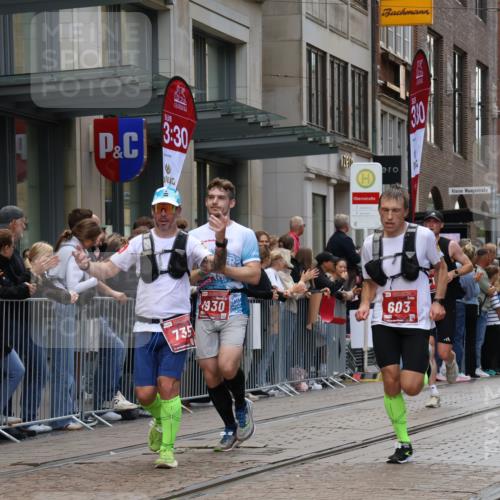 13.09.2026 - 21. swb-Marathon Bremen Strokosch-Dieckow http://msf.ph/oto/10389483 13.09.2026 13:00:12 Ziel 371, 453, 1136, 1550, 1754, 2141, 2683, 4904, 5776, 7015, 603, 671, 735, 807, 912, 1571, 1758, 1911, 1930, 7170, 8689, 9153 meine-sportfotos.de
