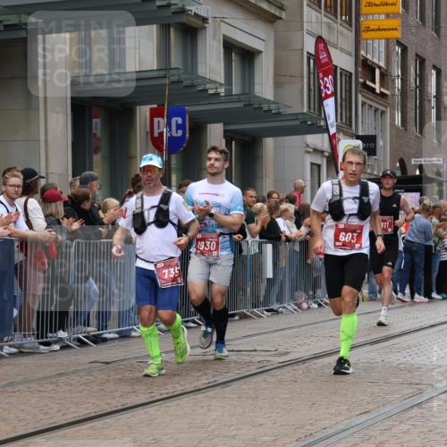 13.09.2026 - 21. swb-Marathon Bremen Strokosch-Dieckow http://msf.ph/oto/10389488 13.09.2026 13:00:12 Ziel 371, 453, 1136, 1550, 1754, 2141, 2683, 4904, 5776, 7015, 603, 671, 735, 807, 912, 1571, 1758, 1911, 1930, 7170, 8689, 9153 meine-sportfotos.de