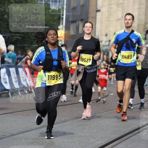 13.09.2026 - 21. swb-Marathon Bremen Strokosch-Dieckow http://msf.ph/oto/10389493 13.09.2026 11:11:08 Ziel 10148, 10163, 10461, 10462, 10547, 10792, 10911, 11043, 11047, 11309, 11327, 11335, 11465, 11513, 11583, 11736, 11756, 11846, 10419, 10611, 11036, 11062, 11216, 11231, 11458, 11679, 11745, 11870, 12126, 12148, 12396 meine-sportfotos.de