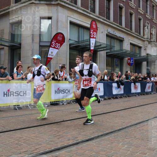13.09.2026 - 21. swb-Marathon Bremen Strokosch-Dieckow http://msf.ph/oto/10389529 13.09.2026 13:00:15 Ziel 371, 453, 1136, 1550, 1754, 2141, 2683, 4904, 5776, 603, 671, 735, 912, 1571, 1758, 1911, 1930, 7015, 7170, 8689, 9153 meine-sportfotos.de