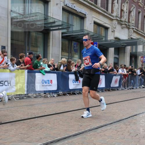 13.09.2026 - 21. swb-Marathon Bremen Strokosch-Dieckow http://msf.ph/oto/10389548 13.09.2026 13:00:17 Ziel 371, 453, 1136, 1550, 1754, 2141, 2683, 4904, 5776, 603, 671, 735, 912, 1571, 1758, 1911, 1930, 7015, 7170, 8689 meine-sportfotos.de