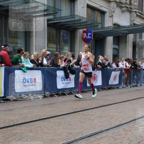 13.09.2026 - 21. swb-Marathon Bremen Strokosch-Dieckow http://msf.ph/oto/10389561 13.09.2026 13:00:20 Ziel 371, 453, 1136, 1550, 1754, 2141, 4904, 8749, 603, 671, 735, 912, 1571, 1758, 1911, 1930, 2683, 5776, 7015, 7170, 8689 meine-sportfotos.de