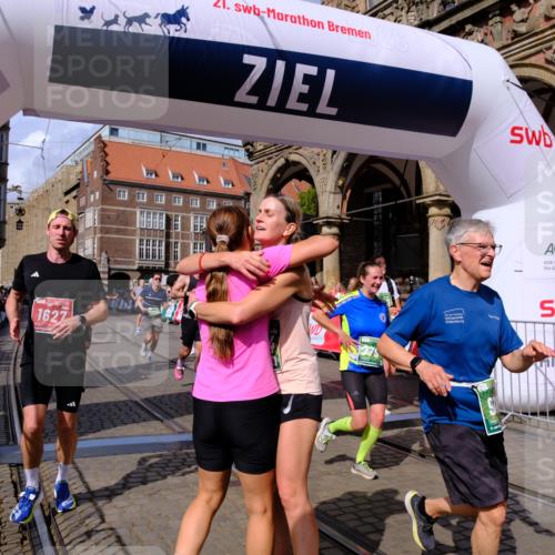 13.09.2026 - 21. swb-Marathon Bremen Tim E. http://msf.ph/oto/10389579 13.09.2026 13:32:11 Ziel 578, 846, 2934, 3115, 3205, 3239, 3244, 3278, 3946, 3989, 4030, 4979, 4998, 5158, 5325, 5363, 5899, 6100, 6116, 6193, 6213, 6354, 6602, 7242, 7260, 7526, 7790, 7964, 8048, 8078, 8166, 8206, 8247, 8610, 8970, 9016, 9033, 9188, 9568, 9640, 9785, 9914, 13151, 13231 meine-sportfotos.de