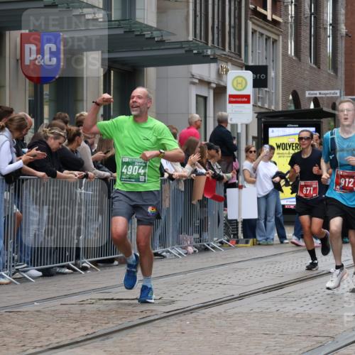 13.09.2026 - 21. swb-Marathon Bremen Strokosch-Dieckow http://msf.ph/oto/10389581 13.09.2026 13:00:22 Ziel 371, 453, 1136, 1550, 1754, 2141, 4904, 8749, 9849, 603, 671, 735, 912, 1571, 1758, 1911, 1930, 2683, 5776, 7015, 7170, 8689 meine-sportfotos.de
