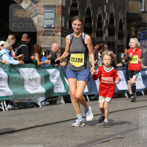 13.09.2026 - 21. swb-Marathon Bremen Strokosch-Dieckow http://msf.ph/oto/10389601 13.09.2026 11:11:18 Ziel 10148, 10163, 10313, 10461, 10462, 10527, 10547, 10644, 10653, 10792, 10841, 11043, 11141, 11237, 11335, 11465, 11483, 11691, 11756, 11993, 12401, 12507, 10510, 10511, 10546, 10977, 11036, 11216, 11289, 11533, 11702, 11870, 12126, 12220, 12311, 12464, 12508 meine-sportfotos.de