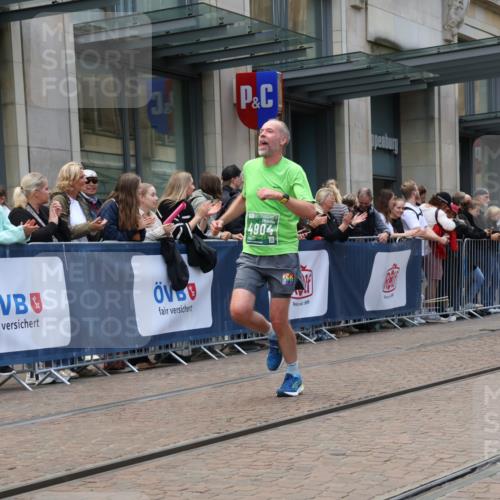 13.09.2026 - 21. swb-Marathon Bremen Strokosch-Dieckow http://msf.ph/oto/10389609 13.09.2026 13:00:24 Ziel 371, 453, 1136, 1550, 1754, 2141, 4904, 8749, 9849, 671, 912, 1571, 1758, 1911, 1930, 2683, 5776, 7015, 7170, 8689 meine-sportfotos.de