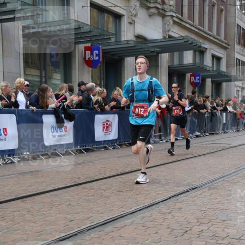 13.09.2026 - 21. swb-Marathon Bremen Strokosch-Dieckow http://msf.ph/oto/10389626 13.09.2026 13:00:26 Ziel 371, 453, 1136, 1550, 1754, 2141, 4904, 8749, 9849, 671, 912, 1550, 1571, 1754, 1758, 2683, 5776, 7015, 7170, 8689 meine-sportfotos.de