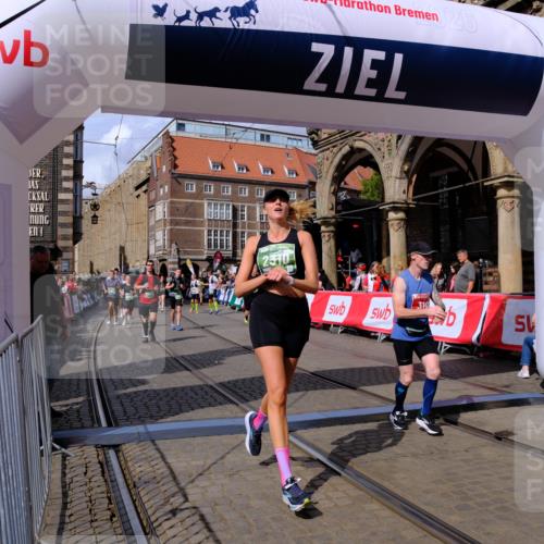 13.09.2026 - 21. swb-Marathon Bremen Tim E. http://msf.ph/oto/10389630 13.09.2026 13:32:28 Ziel 287, 1369, 2310, 2934, 3650, 3922, 3946, 4057, 4566, 4797, 5628, 6116, 6258, 6475, 6857, 6875, 7150, 7182, 7526, 7553, 7572, 7818, 8610, 8632, 9198, 9394, 9640, 13029, 13182 meine-sportfotos.de