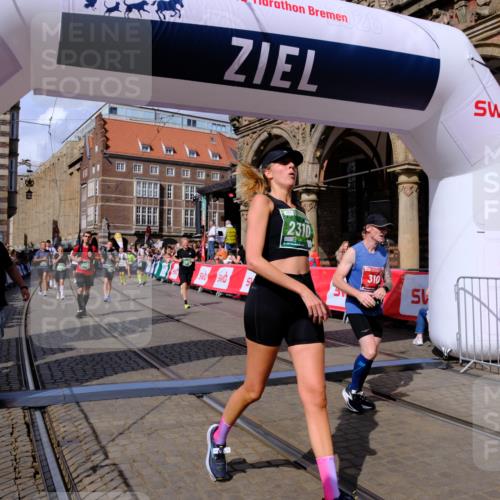 13.09.2026 - 21. swb-Marathon Bremen Tim E. http://msf.ph/oto/10389640 13.09.2026 13:32:28 Ziel 287, 1369, 2310, 2934, 3650, 3922, 3946, 4057, 4566, 4797, 5628, 6116, 6258, 6475, 6857, 6875, 7150, 7182, 7526, 7553, 7572, 7818, 8610, 8632, 9198, 9394, 9640, 13029, 13182 meine-sportfotos.de