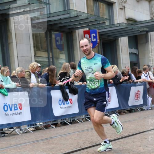 13.09.2026 - 21. swb-Marathon Bremen Strokosch-Dieckow http://msf.ph/oto/10389659 13.09.2026 13:00:36 Ziel 371, 6359, 8749, 9849, 453, 671, 1136, 1550, 1754, 2141, 2683, 4904, 5776, 7015 meine-sportfotos.de