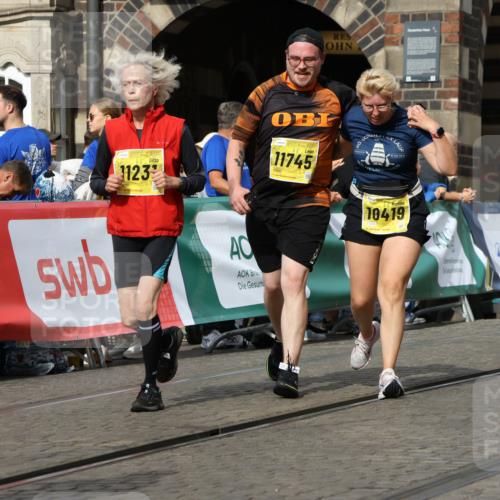 13.09.2026 - 21. swb-Marathon Bremen Strokosch-Dieckow http://msf.ph/oto/10389662 13.09.2026 11:11:24 Ziel 10163, 10313, 10527, 10611, 10644, 10653, 10792, 10841, 11043, 11062, 11141, 11237, 11483, 11679, 11691, 11993, 12396, 12401, 12507, 10155, 10510, 10511, 10546, 10552, 10977, 11239, 11289, 11533, 11702, 11927, 12082, 12220, 12286, 12311, 12336, 12508, 12553 meine-sportfotos.de