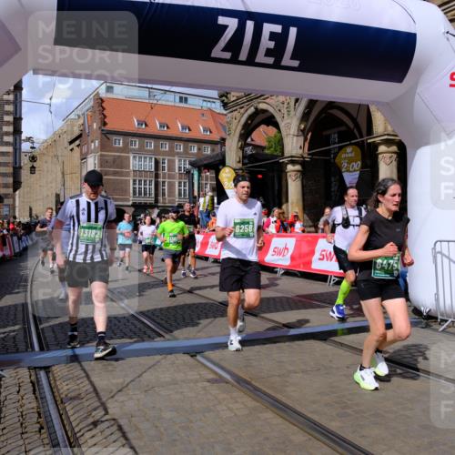 13.09.2026 - 21. swb-Marathon Bremen Tim E. http://msf.ph/oto/10389666 13.09.2026 13:32:36 Ziel 287, 1369, 2910, 3402, 3441, 3650, 3922, 4057, 4263, 4471, 4566, 4655, 4835, 5281, 5628, 6258, 6475, 6518, 6781, 6857, 6875, 6900, 7150, 7182, 7553, 7572, 7818, 8632, 9040, 9151, 9198, 9283, 9394, 9719, 9779, 13029, 13182, 13208, 13244 meine-sportfotos.de