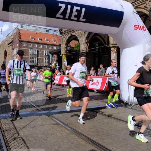 13.09.2026 - 21. swb-Marathon Bremen Tim E. http://msf.ph/oto/10389675 13.09.2026 13:32:36 Ziel 287, 1369, 2910, 3402, 3441, 3650, 3922, 4057, 4263, 4471, 4566, 4655, 4835, 5281, 5628, 6258, 6475, 6518, 6781, 6857, 6875, 6900, 7150, 7182, 7553, 7572, 7818, 8632, 9040, 9151, 9198, 9283, 9394, 9719, 9779, 13029, 13182, 13208, 13244 meine-sportfotos.de