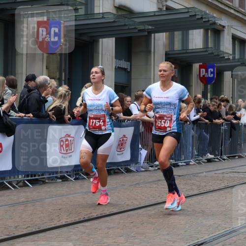 13.09.2026 - 21. swb-Marathon Bremen Strokosch-Dieckow http://msf.ph/oto/10389697 13.09.2026 13:00:42 Ziel 1619, 5663, 6359, 8749, 9849, 371, 453, 1136, 1550, 1754, 2141, 2683, 4904, 5776 meine-sportfotos.de