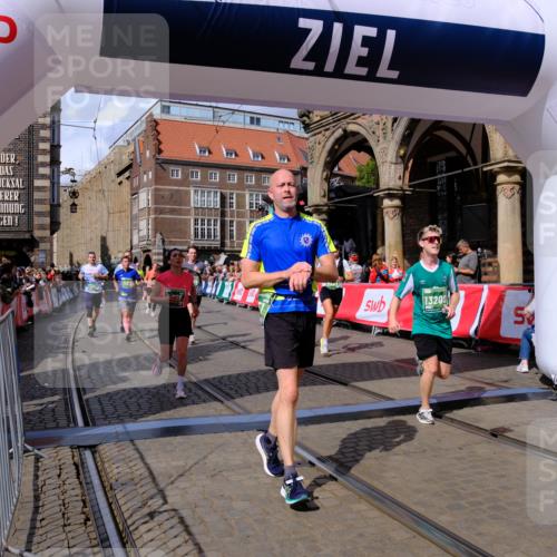 13.09.2026 - 21. swb-Marathon Bremen Tim E. http://msf.ph/oto/10389706 13.09.2026 13:32:47 Ziel 1687, 2292, 2293, 2611, 2910, 2992, 3354, 3402, 3429, 3441, 3878, 4263, 4323, 4380, 4471, 4655, 4835, 5281, 6518, 6593, 6760, 6781, 6900, 7150, 7173, 7572, 7990, 8957, 9040, 9151, 9175, 9198, 9283, 9719, 9779, 13208, 13244 meine-sportfotos.de