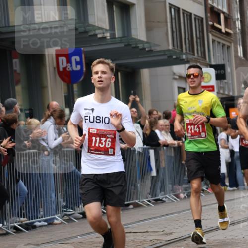 13.09.2026 - 21. swb-Marathon Bremen Strokosch-Dieckow http://msf.ph/oto/10389719 13.09.2026 13:00:44 Ziel 1619, 3019, 5663, 6359, 8749, 9849, 371, 453, 1136, 1550, 1754, 2141, 4904 meine-sportfotos.de